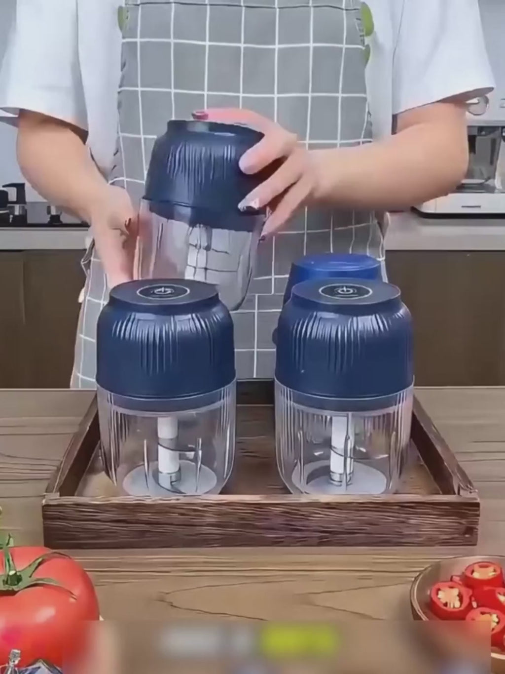 Electric Garlic Chopper, Mini Portable Veggie Chopper, 250ML Garlic Grinder Masher Onion Grinder, Blender To Vegetable, Wireless Food Processor For Ginger, Chili, Fruit, Meat